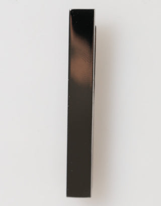 Barra para corbata de accesorio masculino con logo de latón tono plata