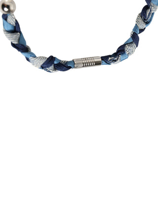 Pulsera para hombre con cuentas de metal plateado trenzado azul y blanco con logo
