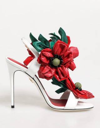 Sandalias blancas con detalles florales rojos
