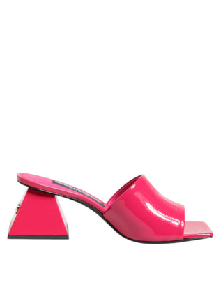 Sandalias mule rosas de tacón ancho y punta abierta