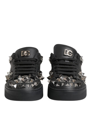 Zapatillas bajas negras de cuero con tachuelas
