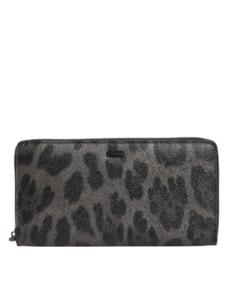 Cartera continental de cuero negro y gris con estampado de leopardo y cremallera alrededor