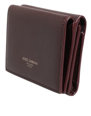 Tarjetero trifold para hombre de cuero con logo en relieve marrón oscuro