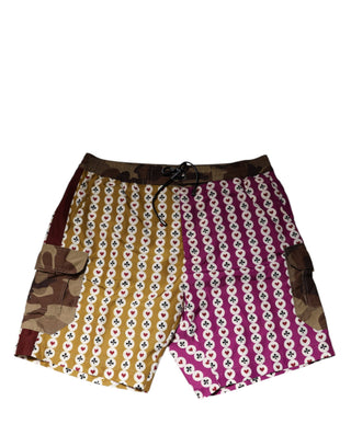 Mehrfarbige Badeshorts mit Spielkarten-Camouflage-Muster