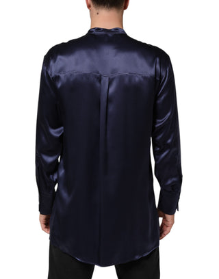 Camisa azul marino de seda con mangas largas y cuello mandarín  