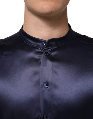 Camisa azul marino de seda con mangas largas y cuello mandarín  