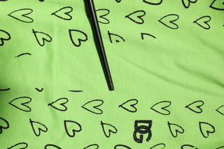 Grünes V-Ausschnitt DG Logo Herz-Print T-Shirt
