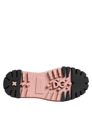 Hellpuderrosa schwarze Leder-Schnürschuhe