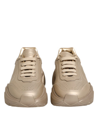 Zapatillas Daymaster de cuero dorado para mujer