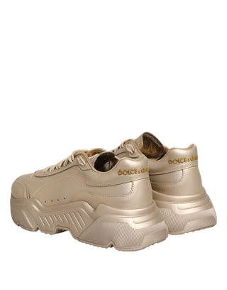 Zapatillas Daymaster de cuero dorado para mujer