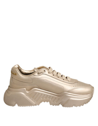 Zapatillas Daymaster de cuero dorado para mujer