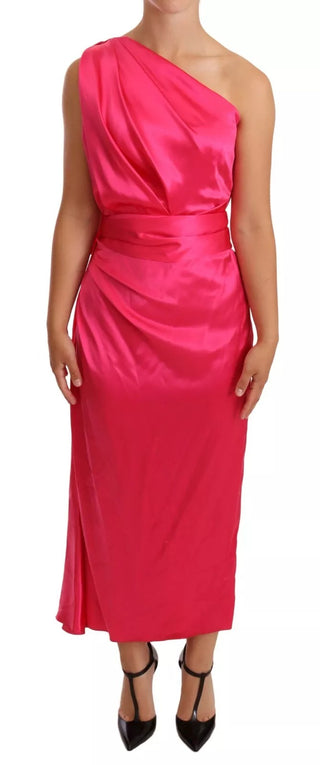 Vestido ajustado rosa de seda con lazo y hombros descubiertos