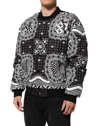 Schwarz-weiße Bomberjacke mit Bandana-Print