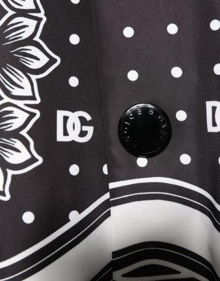 Schwarz-weiße Bomberjacke mit Bandana-Print