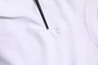 Weißes Baumwoll-T-Shirt mit Logo-Patch und Rundhalsausschnitt für Herren