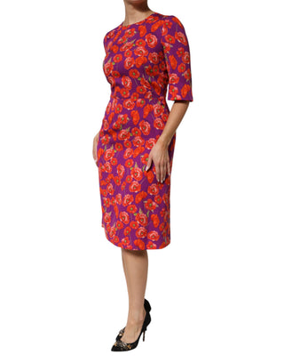 Lila Seiden-Midikleid mit Blumenmuster
