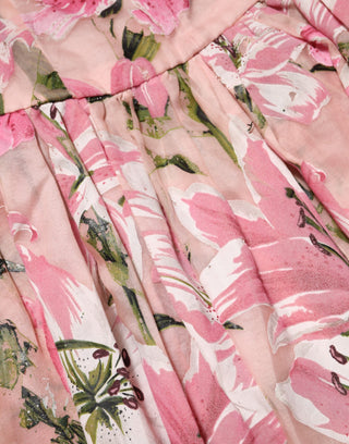 Rosa Baumwoll-Blumenkleid, ärmellos, in Falten gelegt