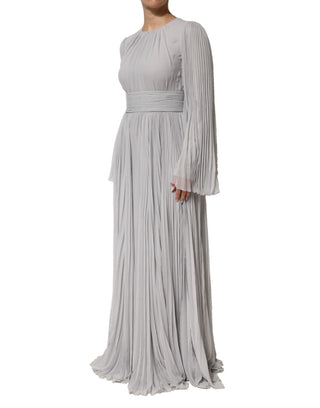 Graues plissiertes Maxikleid mit langen Ärmeln aus Seidenmischung