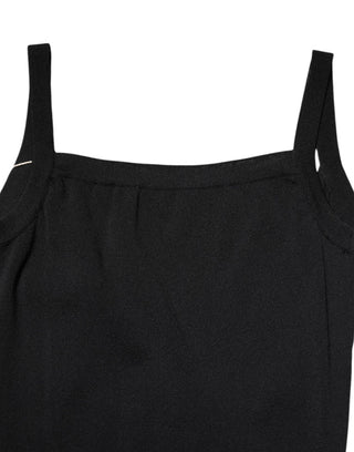 Schwarzes, eng anliegendes Minikleid mit eckigem Ausschnitt und Raffungen