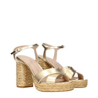 Goldfarbene Plateau-Sandalen aus Leder