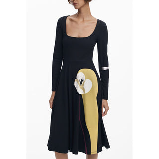 Schwarzes Damenkleid aus Baumwolle