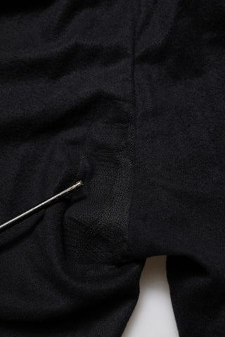 Schwarzes Kaschmir-Kleid, formelle Anzughose