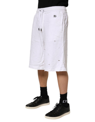 Weiße zerrissene lässige Bermudashorts mit mittlerer Bundhöhe
