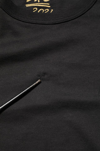 Schwarzes Goodluck 2021 Baumwoll-T-Shirt mit Rundhalsausschnitt