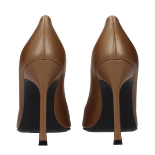 Zapatos de tacón alto de cuero marrón