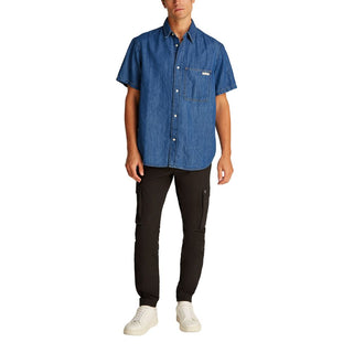 Blaues Jeanshemd