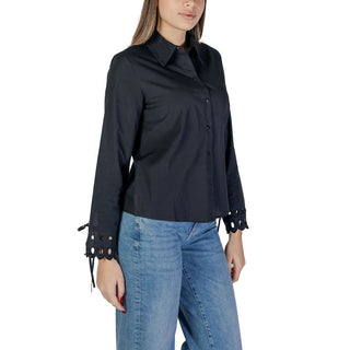 Blusa negra de algodón