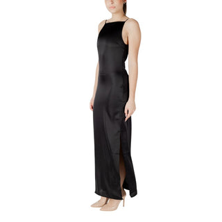 Schwarzes langes Kleid aus recyceltem Polyester