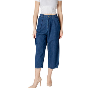 Blaue Baumwolljeans