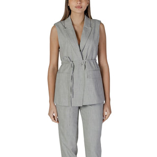 Graue Weste aus recyceltem Polyester