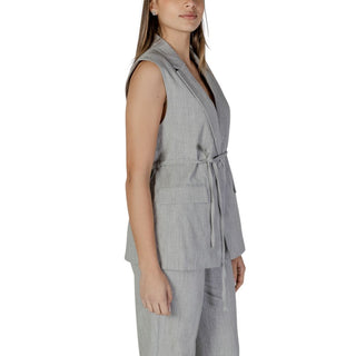 Graue Weste aus recyceltem Polyester