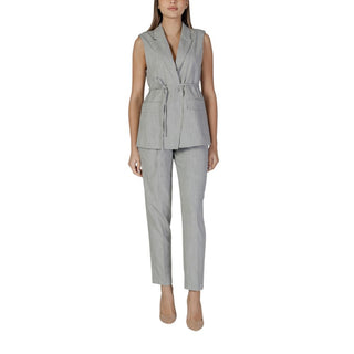 Graue Weste aus recyceltem Polyester