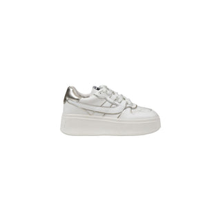 Zapatillas blancas de plataforma de cuero