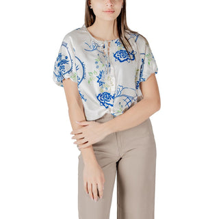 Camisa blanca de viscosa de manga corta