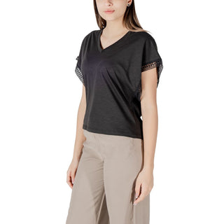 Schwarzes Baumwoll-T-Shirt