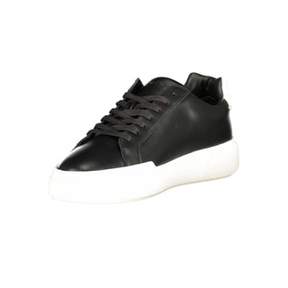 Zapatilla para hombre de cuero negro