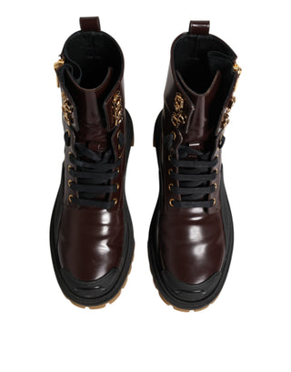 Maronfarbene Bikerstiefel aus Leder, wadenhoch