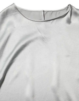 Top gris de satén de seda con encaje floral y mangas largas