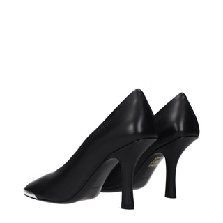 Schwarze Lackleder-High-Heel-Pumps