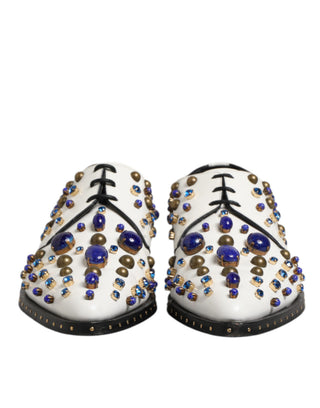 Zapatos formales blancos de cuero con cristales decorativos