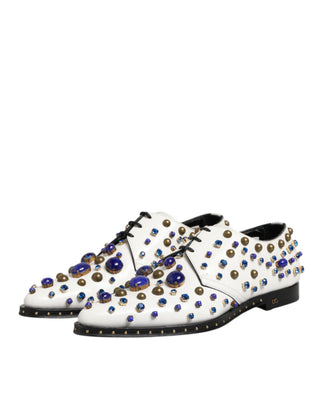 Zapatos formales blancos de cuero con cristales decorativos