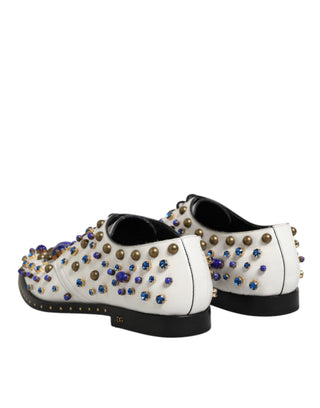 Zapatos formales blancos de cuero con cristales decorativos