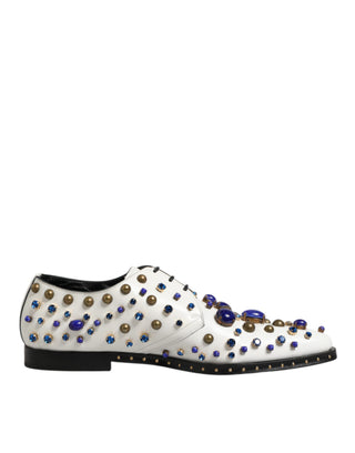 Zapatos formales blancos de cuero con cristales decorativos