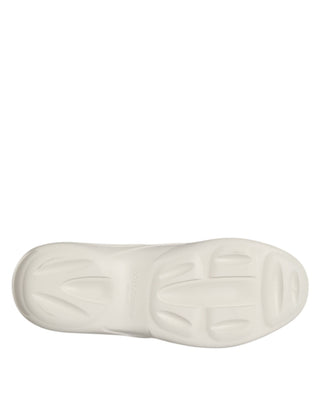Zapatillas bajas blancas de goma tipo sandalia