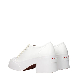 Zapatillas blancas de plataforma de cuero