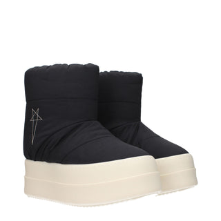 Schwarze Stiefeletten aus Stoff